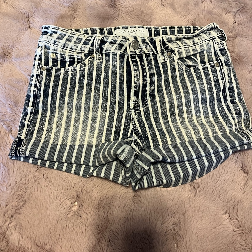 Girls striped denim shorts, size 14, strechy.